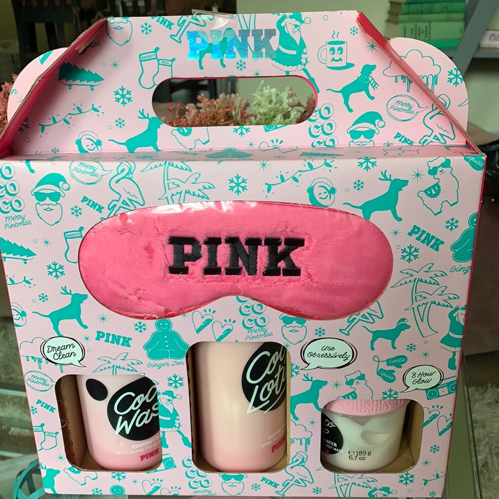 Pink bath gift set